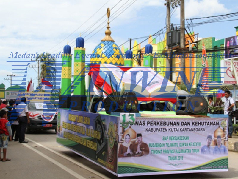 dekorasi mobil pawai